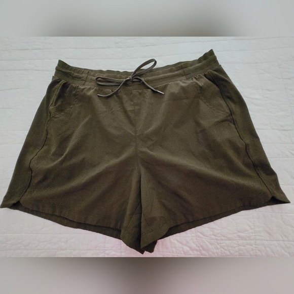 tek gear Pants - Tek Gear Olive Green Women's Exercise Shorts, Med. NWOT